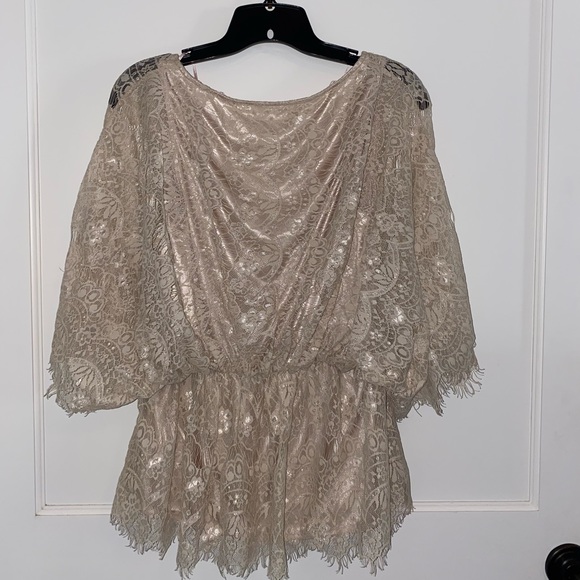 Laced top - Picture 2 of 3